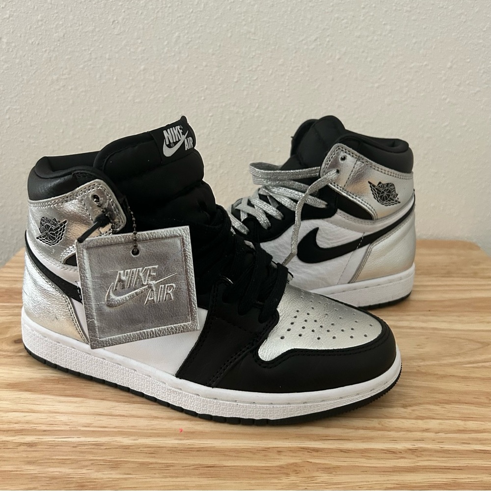 Nike Air Jordan 1 Retro High OG “Silver Toe” (Size 7)